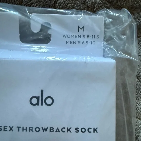 ALO Yoga Dark Green Athletic Socks - Picture 5 of 6